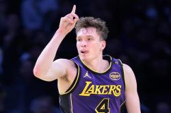 赛地聚焦——CBA季后赛转会期热度飙升，洛杉矶湖人复出首秀，信心回归，资深球员宣示担当的简单介绍-LOL电竞平台